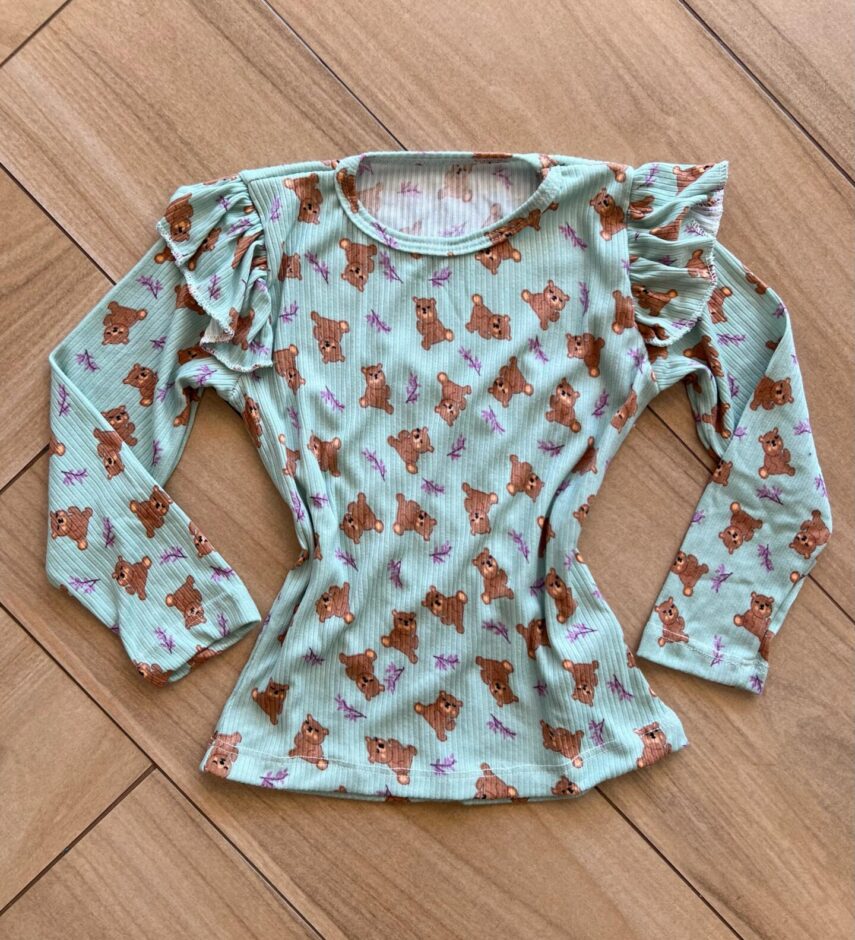 Blusa Manga Longa Infantil Feminina Verde com Babado Ursinho Fernanda Ramos Kids