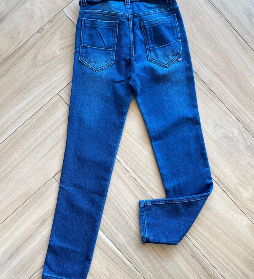 Calça Masculina Infantil Jeans Escuro com Detalhe e Cinto Colorido Fernanda Ramos Kids