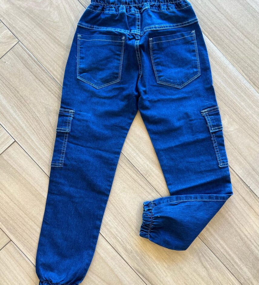 Calça Masculina Infantil Jeans Jogger com Bolsos e Cordão Fernanda Ramos Kids