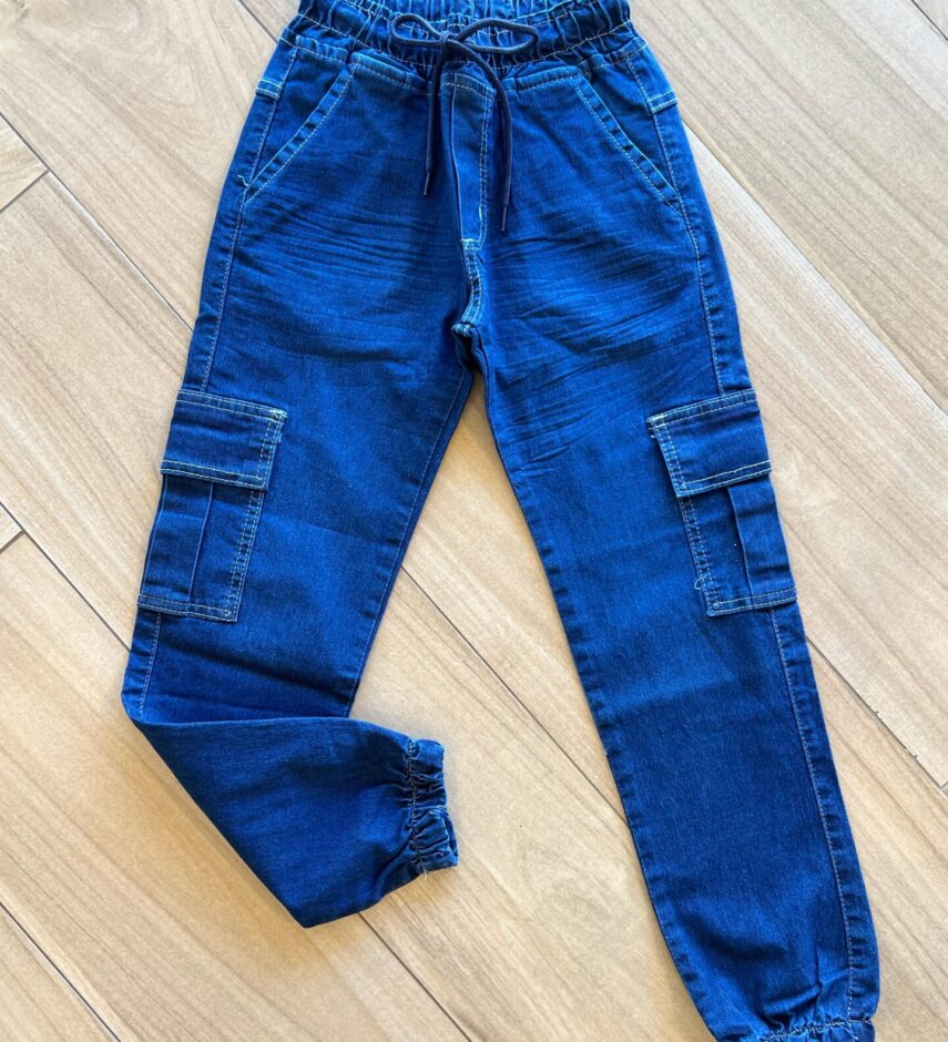 Calça Masculina Infantil Jeans Jogger com Bolsos e Cordão Fernanda Ramos Kids