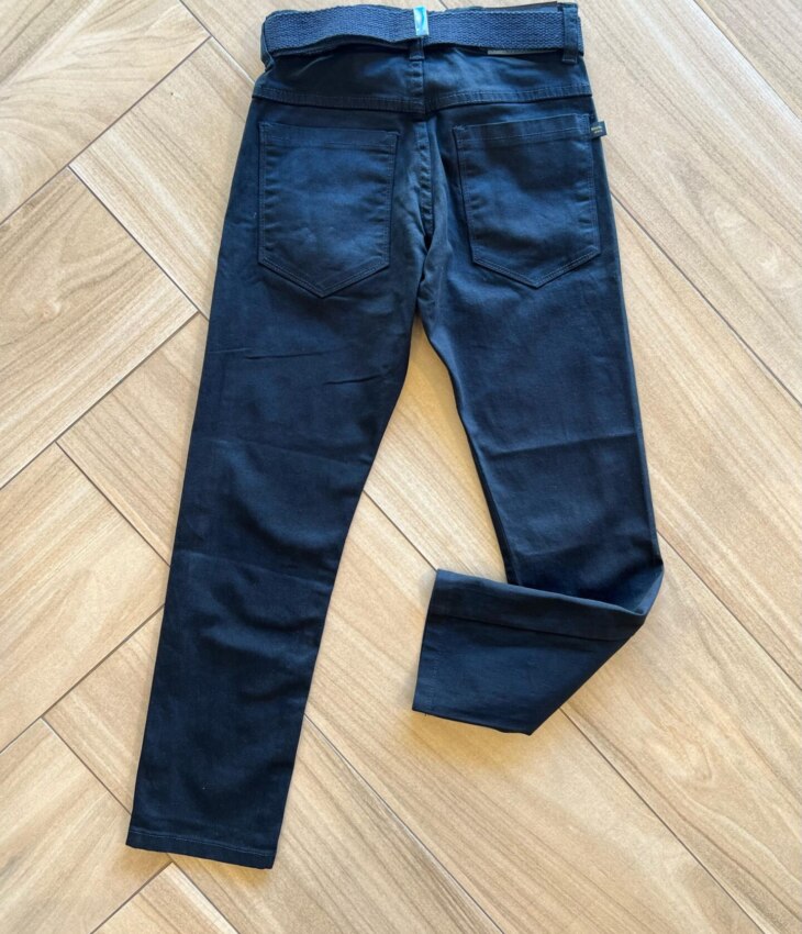 Calça Masculina Infantil Jeans Preta com Cinto e Bolsos Fernanda Ramos Kids