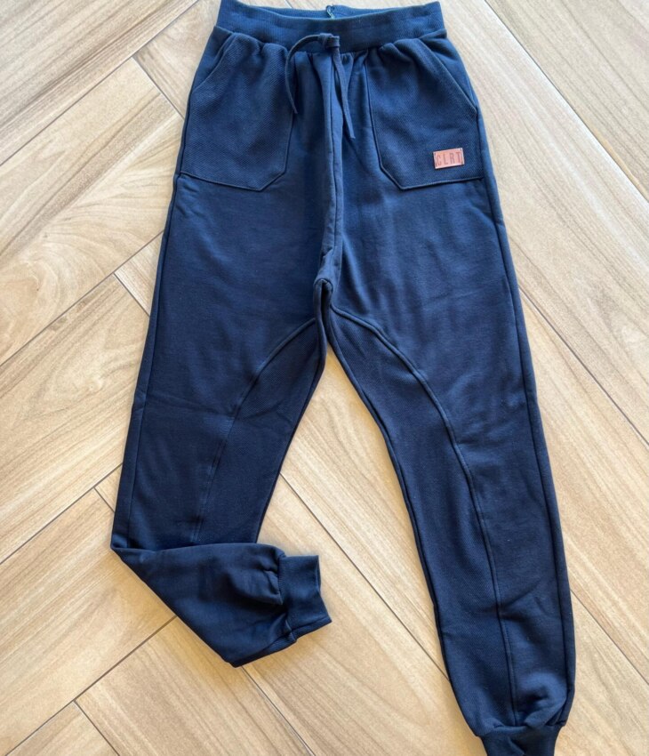 Calça Masculina Infantil Jogger com Bolsos e Detalhe Preta Fernanda Ramos Kids