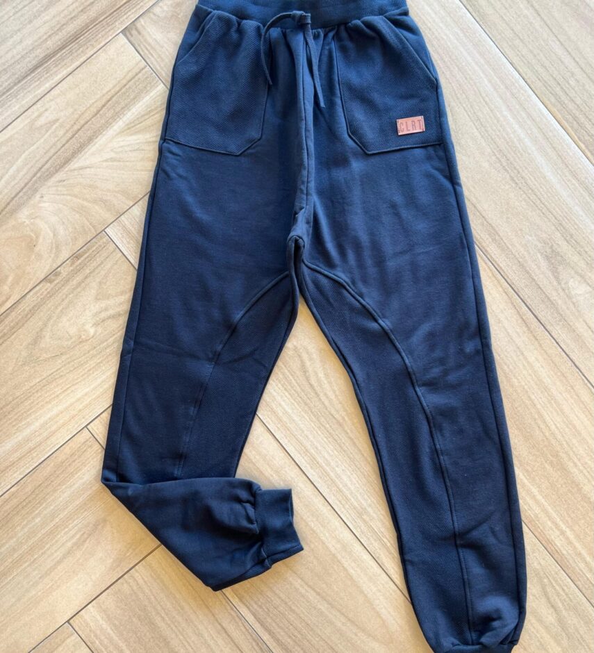 Calça Masculina Infantil Jogger com Bolsos e Detalhe Preta Fernanda Ramos Kids