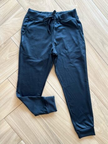 Calça Masculina Infantil Jogger Essencial com Amarração Preta Fernanda Ramos Kids