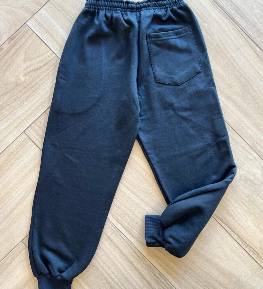 Calça Masculina Infantil Jogger Moletom com Bolsos e Cordão Preta Fernanda Ramos Kids