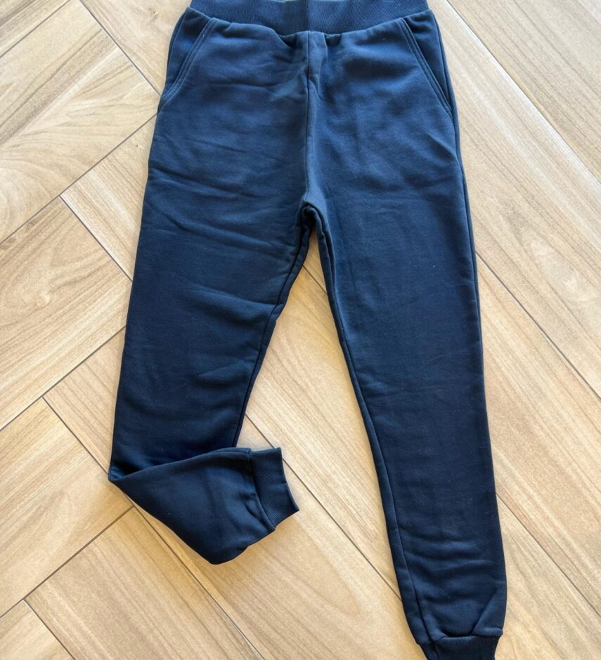 Calça Masculina Infantil Jogger Moletom com Bolsos Preta Fernanda Ramos Kids
