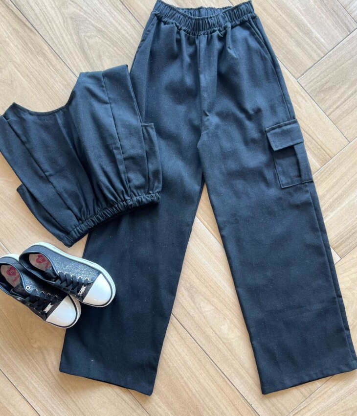 Conjunto Feminino Viscolinho Blusa Cropped e Calça Cargo Preto Fernanda Ramos Kids