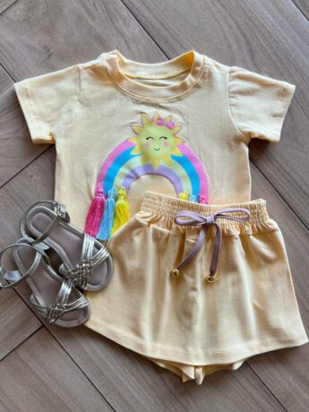 Conjunto Infantil Blusa Cropped com Detalhe e Short Saia Amarelo Fernanda Ramos Kids