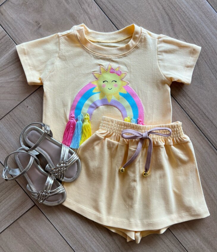 Conjunto Infantil Blusa Cropped com Detalhe e Short Saia Amarelo Fernanda Ramos Kids