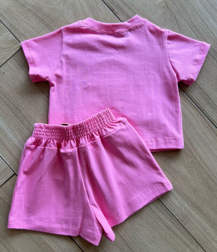 Conjunto Infantil Blusa Cropped com Detalhe e Short Saia Rosa Fernanda Ramos Kids