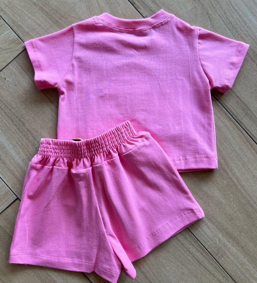 Conjunto Infantil Blusa Cropped com Detalhe e Short Saia Rosa Fernanda Ramos Kids