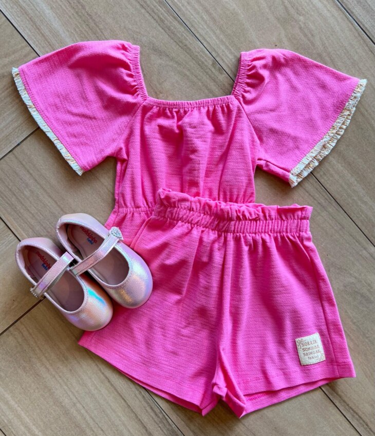 Conjunto Infantil Feminino Blusa com Detalhe e Short Rosa Fernanda Ramos Kids