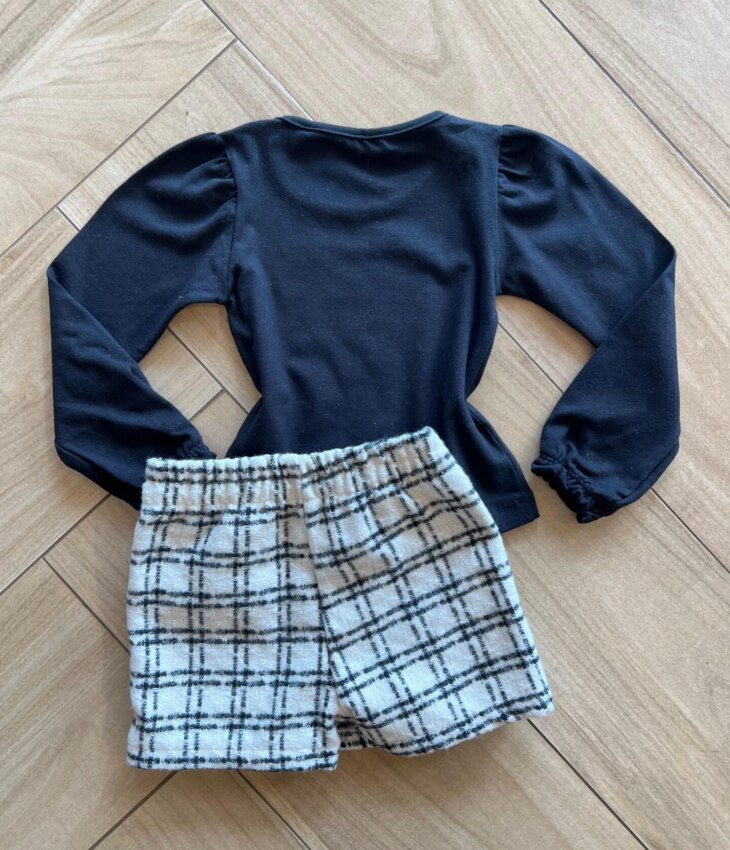 Conjunto Infantil Feminino Blusa Manga Longa e Short Saia Xadrez Fernanda Ramos Kids