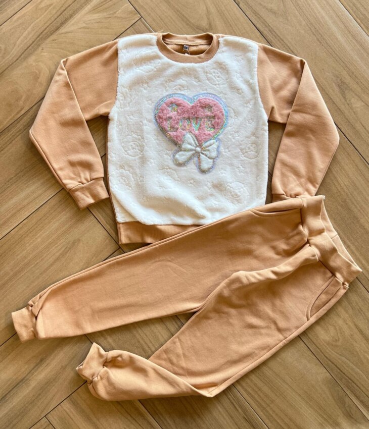 Conjunto Infantil Feminino Blusa Manga Longa Love e Calça Bege Fernanda Ramos Kids