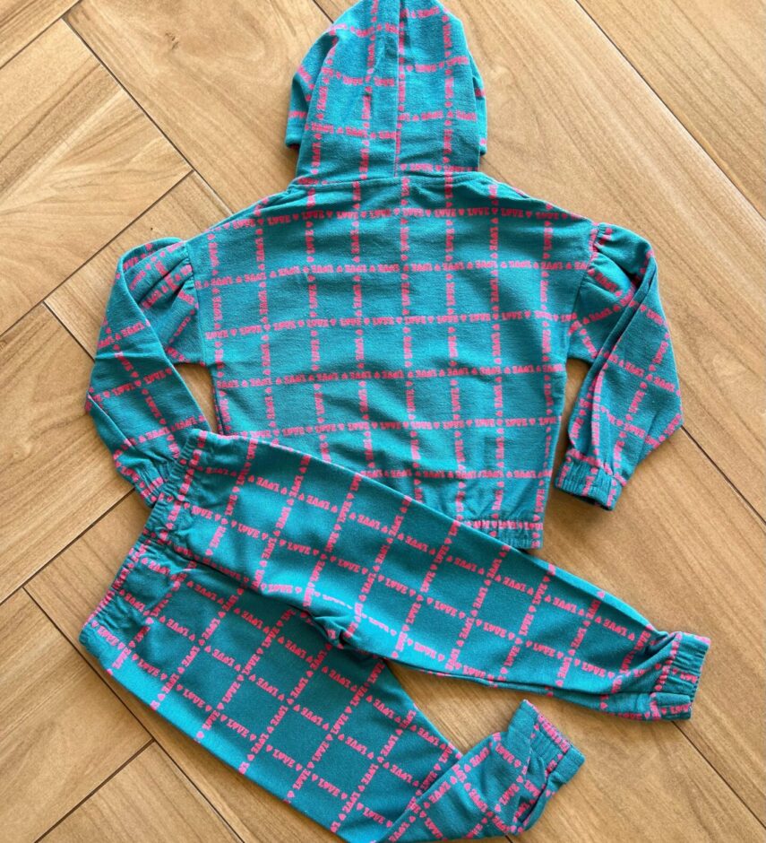 Conjunto Infantil Feminino Blusão com Capuz e Calça Love Verde da Fernanda Ramos Kids