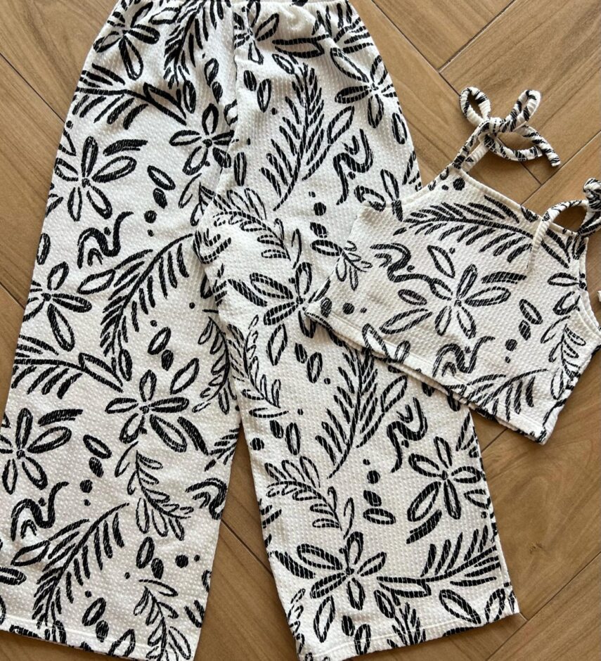 fernandaramoskids com br Conjunto Infantil Feminino Cropped Alça e Calça Wide Leg Estampado3