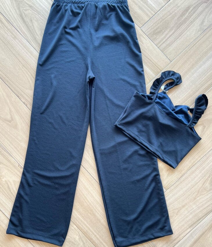 fernandaramoskids com br Conjunto Infantil Feminino Cropped Alça e Calça Wide Leg Preto 2
