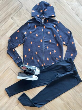 Conjunto Infantil Feminino Flanelado Jaqueta Abstrata e Calça Preta Fernanda Ramos Kids