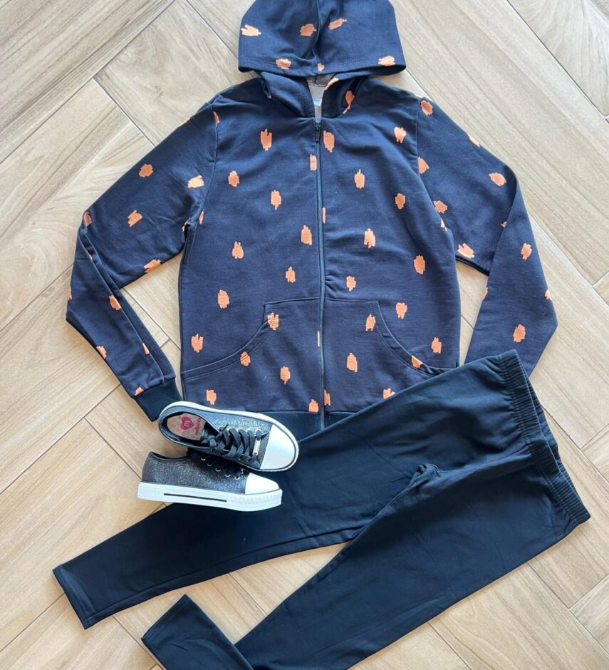 Conjunto Infantil Feminino Flanelado Jaqueta Abstrata e Calça Preta Fernanda Ramos Kids
