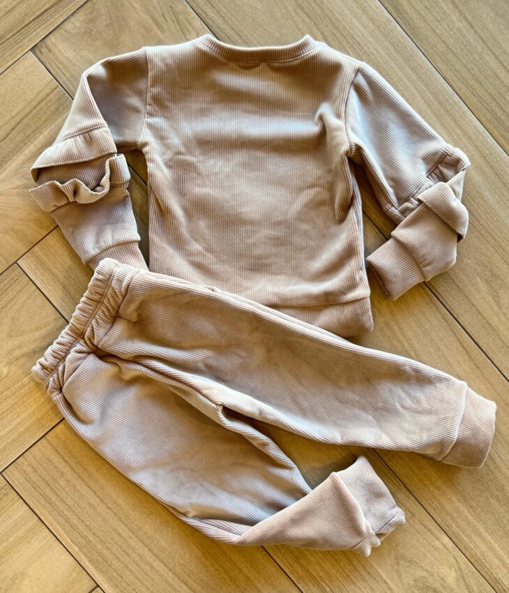 Conjunto Infantil Feminino Moletom Blusa Manga Longa e Calça Bege Fernanda Ramos Kids