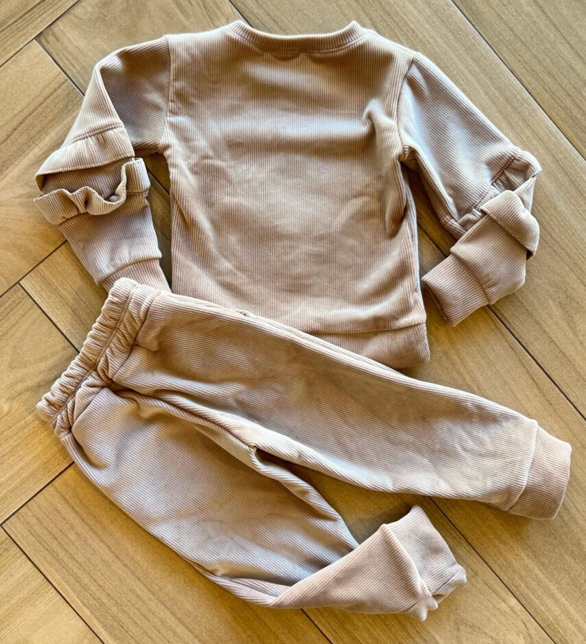 Conjunto Infantil Feminino Moletom Blusa Manga Longa e Calça Bege Fernanda Ramos Kids