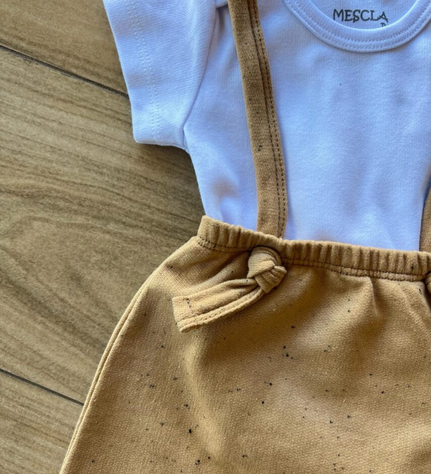 fernandaramoskids com br Conjunto Infantil Masculino Body Branco e Jardineira Moletom Mescla1
