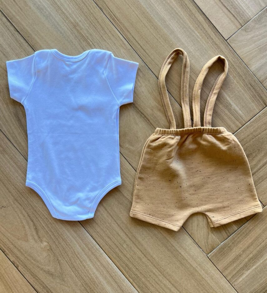 fernandaramoskids com br Conjunto Infantil Masculino Body Branco e Jardineira Moletom Mescla2