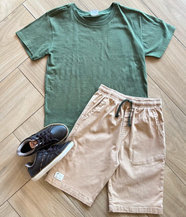 Conjunto Masculino Camiseta Malha e Bermuda Sarja Bege Fernanda Ramos Kids