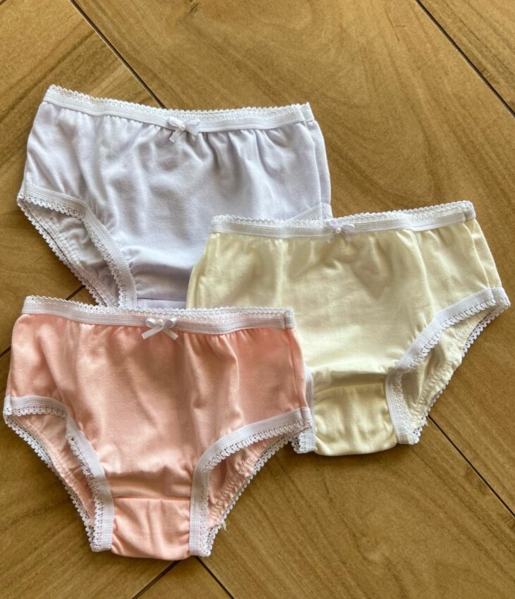 Kit Calcinha Infantil Feminina Rosa, Lilás e Amarelo Claro Fernanda Ramos Kids