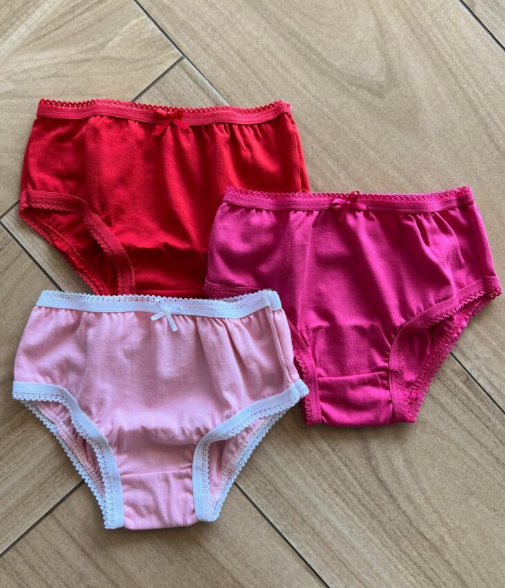 Kit Calcinha Infantil Feminina Rosa, Vermelha e Pink Fernanda Ramos Kids
