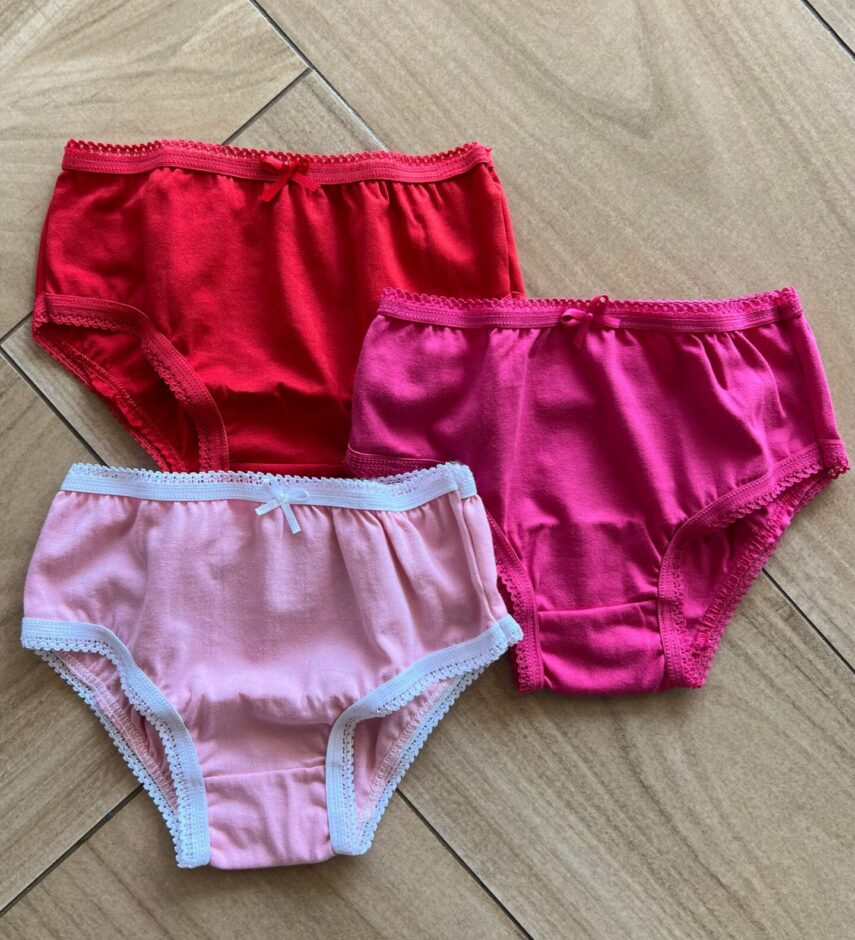 Kit Calcinha Infantil Feminina Rosa, Vermelha e Pink Fernanda Ramos Kids
