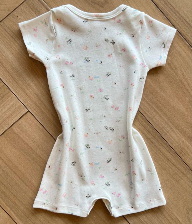 Macaquinho Infantil Feminino em Suedine Estampa Zebras Off White Fernanda Ramos Kids