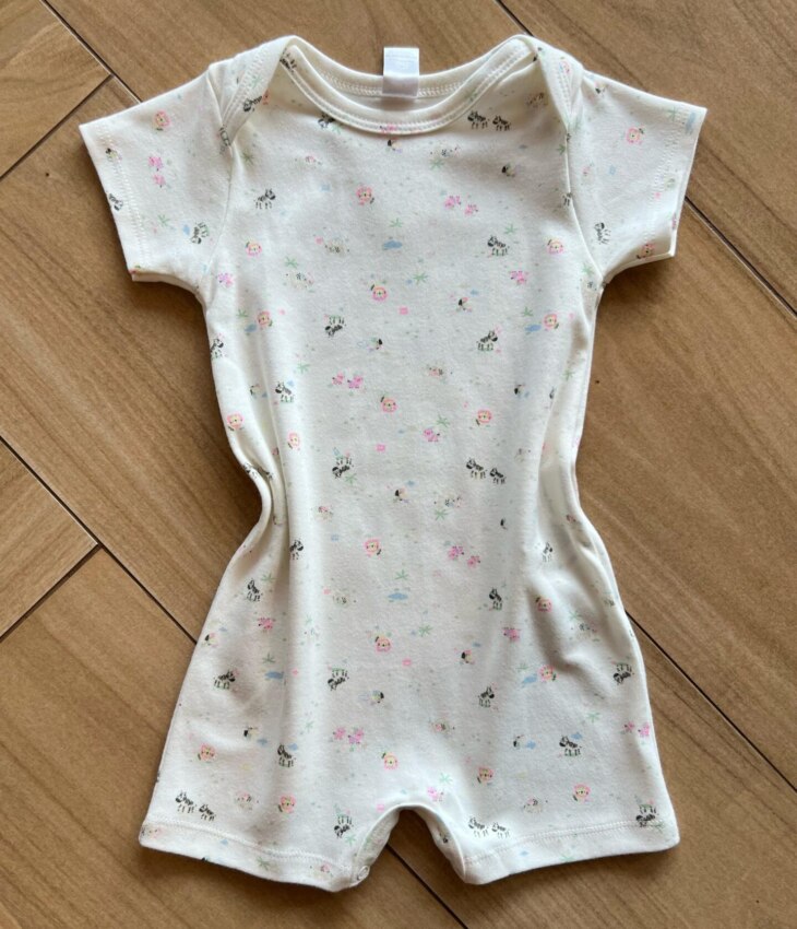 Macaquinho Infantil Feminino em Suedine Estampa Zebras Off White Fernanda Ramos Kids