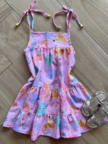 Vestido Infantil Feminino Curto Amarração na Alça Estampa Bichinhos Fernanda Ramos Kids