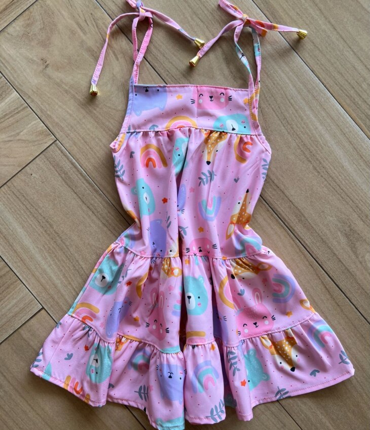 Vestido Infantil Feminino Curto Amarração na Alça Estampa Bichinhos Fernanda Ramos Kids