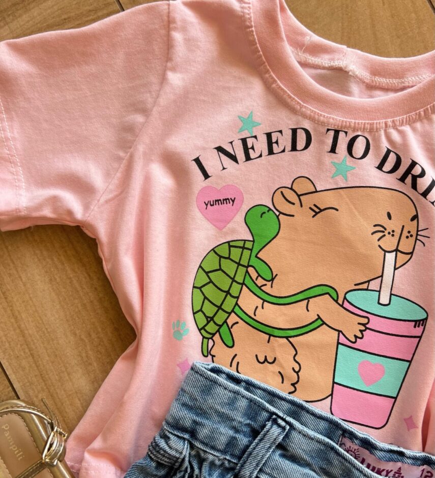 fernandaramoskids com br Blusa Cropped Infantil Feminino Manga Curta I Need To Drink Rosa1