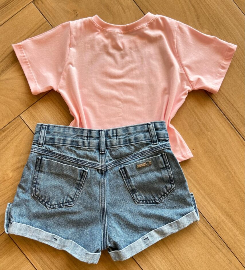 fernandaramoskids com br Blusa Cropped Infantil Feminino Manga Curta I Need To Drink Rosa2