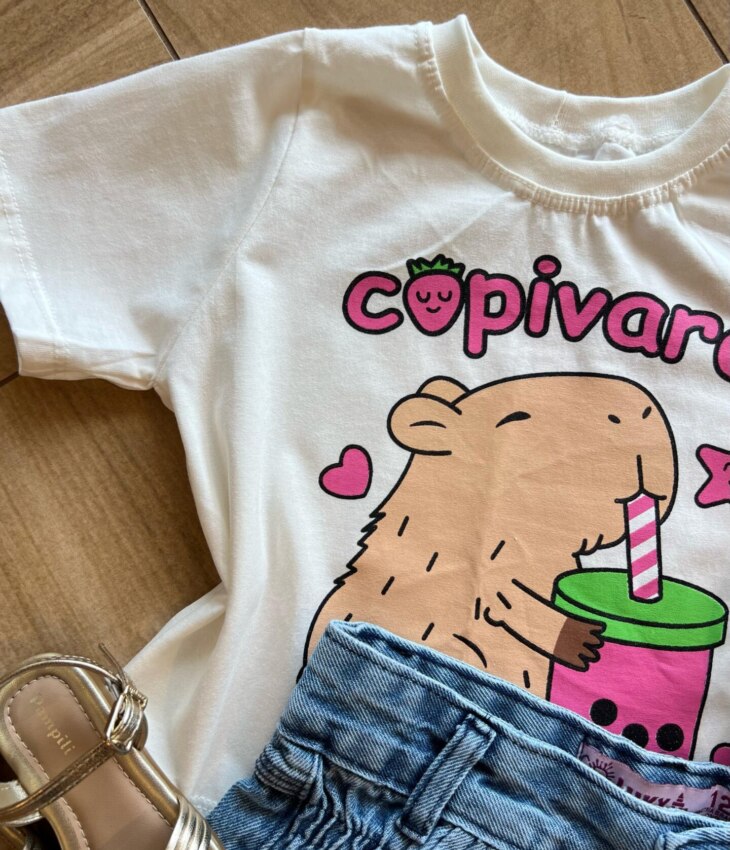 fernandaramoskids com br Blusa Cropped Infantil Feminino Manga Curta Capivara Off White1