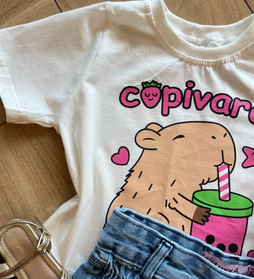 fernandaramoskids com br Blusa Cropped Infantil Feminino Manga Curta Capivara Off White1