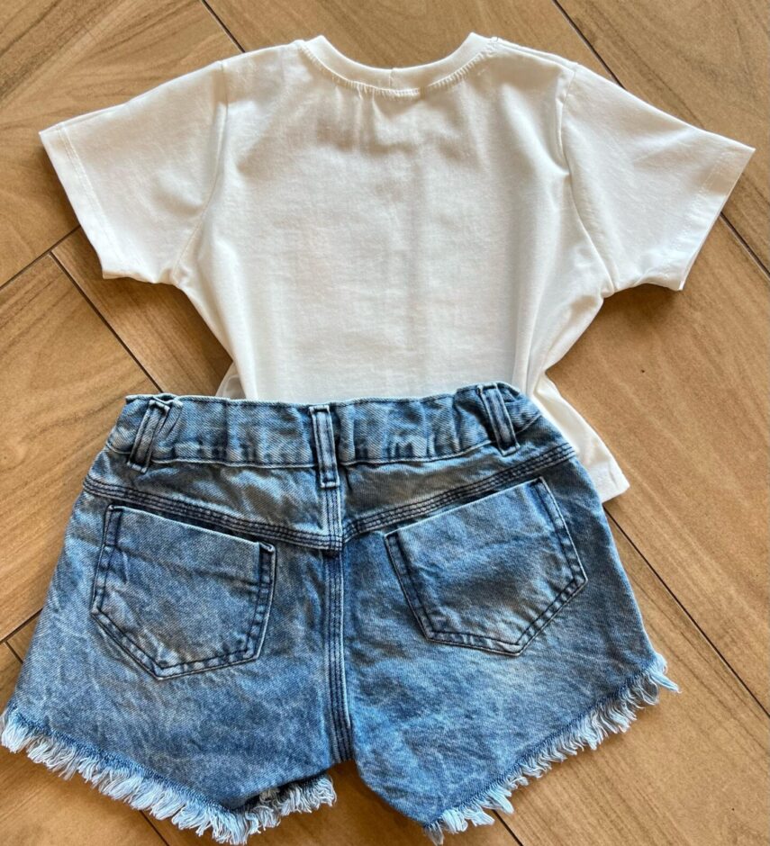 fernandaramoskids com br Blusa Cropped Infantil Feminino Manga Curta Capivara Off White2