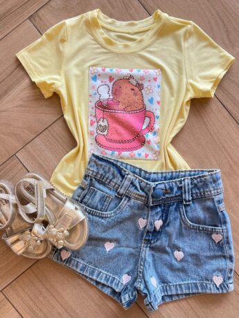 Blusa Infantil Feminina Manga Curta Malha Amarela de Capivara Fernanda Ramos Kids