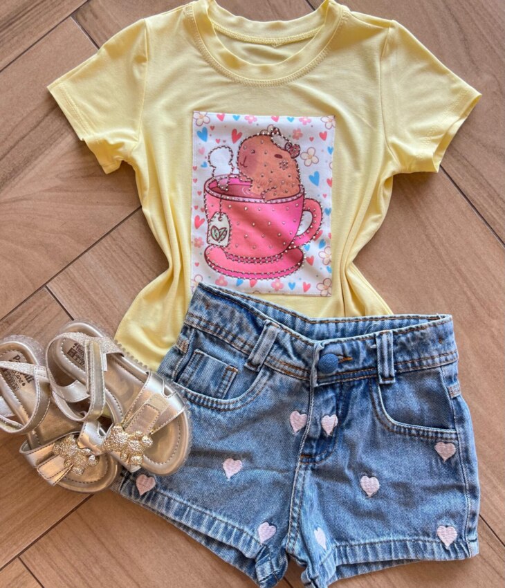 Blusa Infantil Feminina Manga Curta Malha Amarela de Capivara Fernanda Ramos Kids
