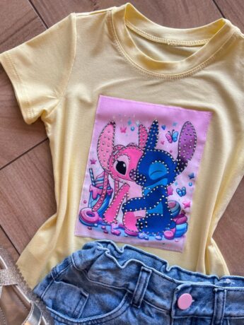 fernandaramoskids com br Blusa Infantil Feminina Manga Curta Malha Amarela Stich Apaixonado1