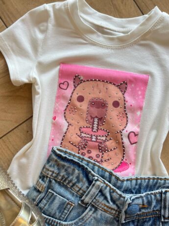 fernandaramoskids com br Blusa Infantil Feminina Manga Curta Malha Branca Capivara Fofinha1
