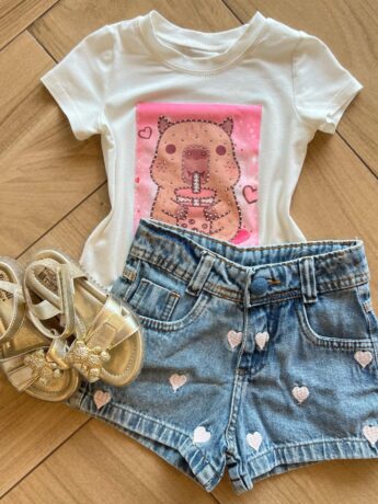 Blusa Infantil Feminina Manga Curta Malha Branca Capivara Fofinha Fernanda Ramos Kids