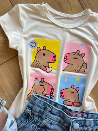 fernandaramoskids com br Blusa Infantil Feminina Manga Curta Malha Capivara Off White1