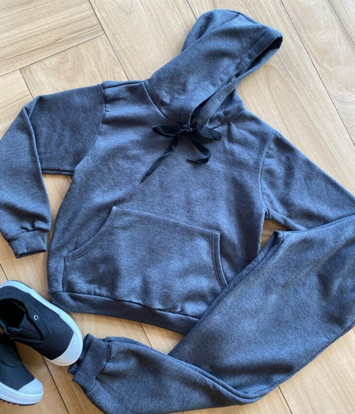 fernandaramoskids com br Conjunto Infantil Masculino Blusa com Bolso e Calça Jogger Cinza1