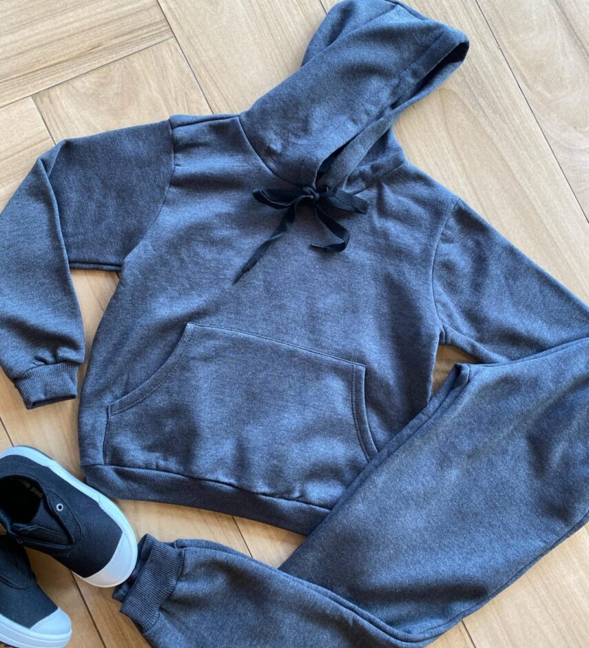 fernandaramoskids com br Conjunto Infantil Masculino Blusa com Bolso e Calça Jogger Cinza1