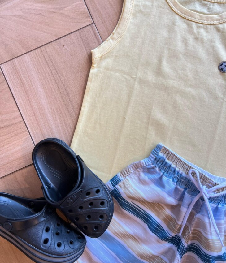 fernandaramoskids com br Conjunto Infantil Masculino Regata Amarela e Bermuda Listrada1
