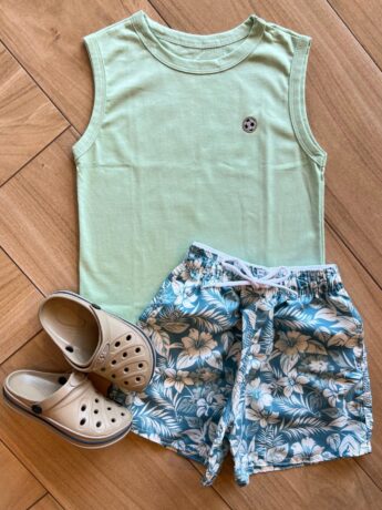 Conjunto Infantil Masculino Regata Verde e Bermuda Estampa Floral Fernanda Ramos Kids